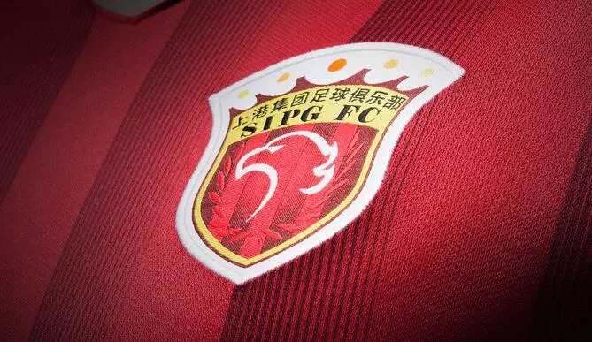 拜仁莱万多夫斯基连续两场梅开二度