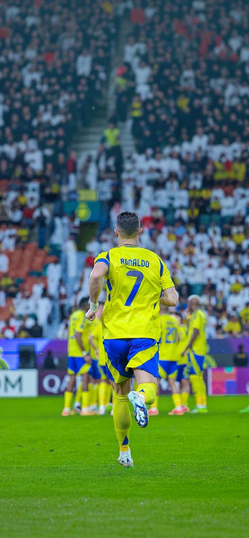 加泰电台：拉波尔塔想请前球员回诺坎普拍照，梅西不太可能去