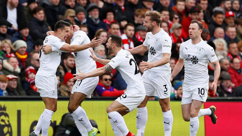 凯莱赫：萨拉赫真的很努力，他总是第一个来健身房的人