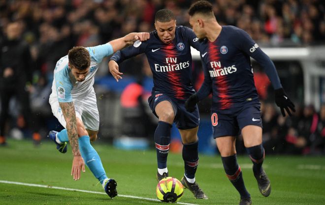 阿里纳斯：湖人总在尝试高难度出手，文森特都无视詹姆斯要球